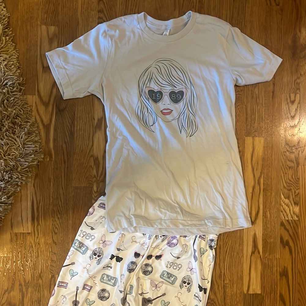 Taylor swift Pajamas!